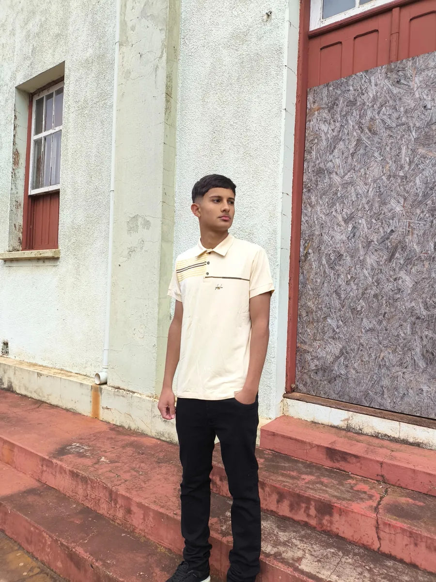 Camiseta Polo Masculina Casual com Gola Clássica e Caimento Confortável Amarela