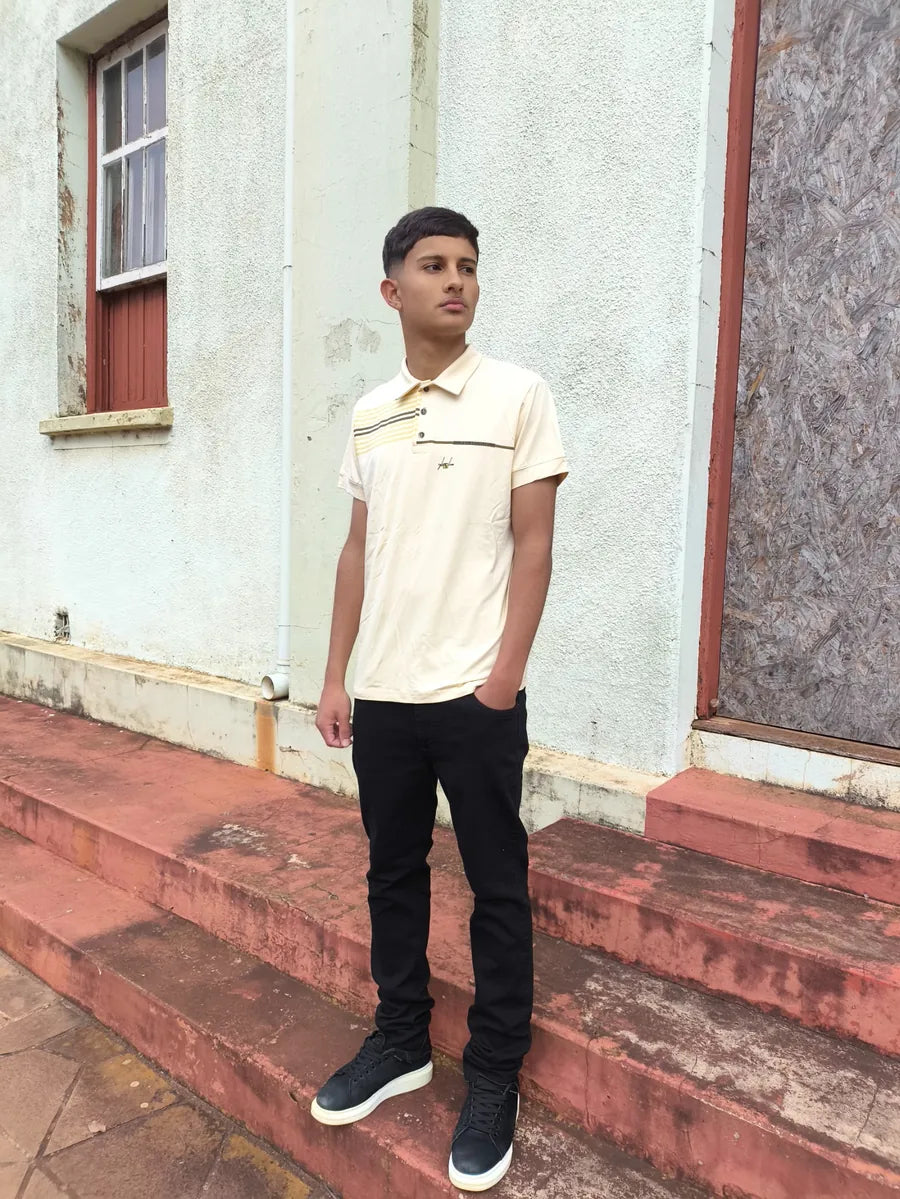 Camiseta Polo Masculina Casual com Gola Clássica e Caimento Confortável Amarela